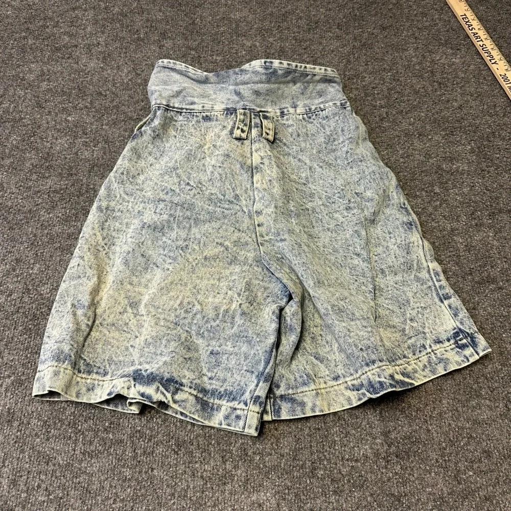 Vintage Denim Shorts Womens Size 5 Blue Acid Wash High Waist Pleated USA Made